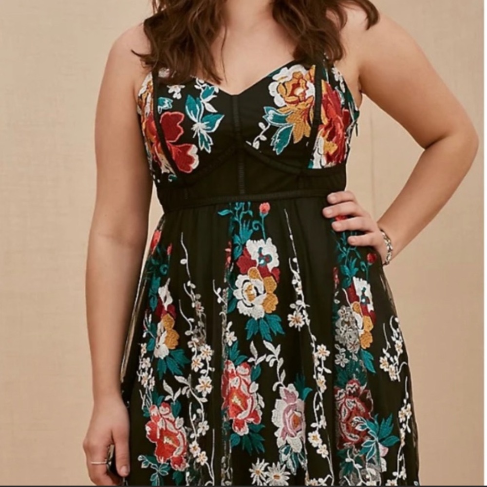 NWT special occasion Torrid dress